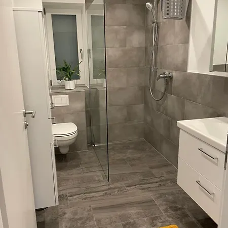 Messe- Und Ferienwohnung Feucht Esterno foto