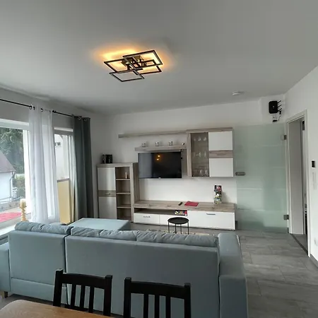 Messe- Und Ferienwohnung Feucht Esterno foto