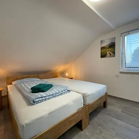 Messe- Und Ferienwohnung Feucht Esterno foto